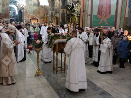 В Рождественский сочельник митрополит Даниил совершил Великое повечерие и Утреню