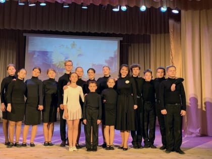 Два священника Южного благочиния посетили спектакль «Уроки столетия»