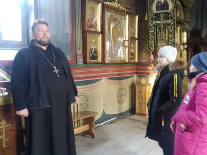 В Кургане воспитанницы Областного социально-реабилитационного центра побывали в кафедральном соборе