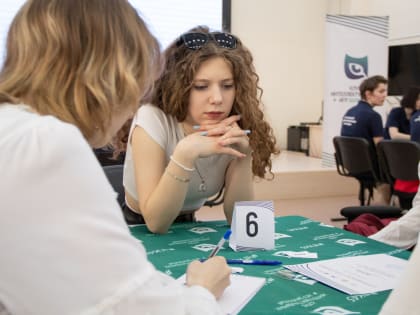 Студенты-интеллектуалы сражаются за «Кубок первокурсника»