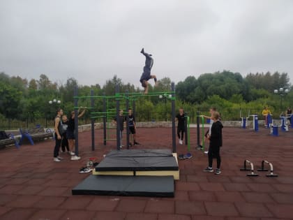 В Кургане проходит открытый Кубок губернатора по street-workout