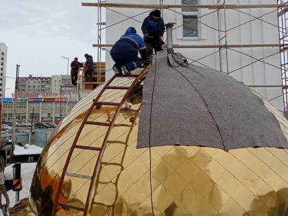 На колокольне Троицкого собора в Кургане появился купол
