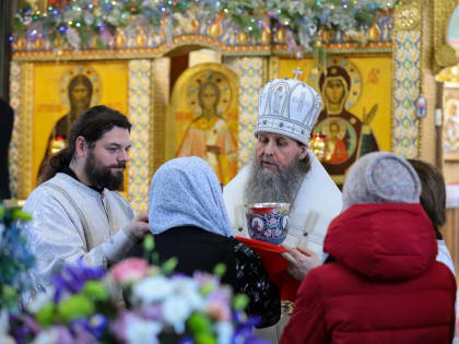 В праздник Собора Пресвятой Богородицы митрополит Даниил совершил Литургию в главном соборе Кургана