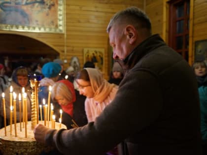 Сенатор Муратов встретил Пасху Христову в храме села Чимеево