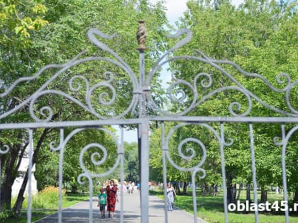 Осенние мероприятия по обработке парков в Кургане