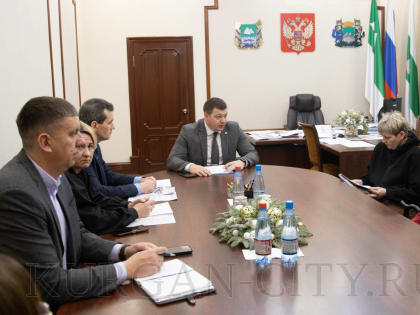 Личные приёмы продолжаются