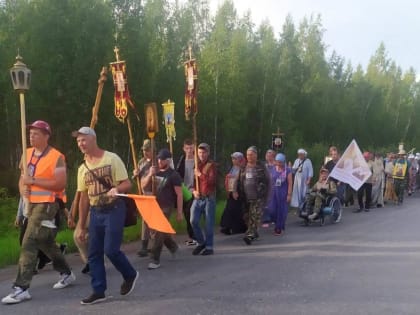 К дню празднования обретения мощей прп. Далмата Исетского в Далматовскую обитель прибыли традиционные крестные ходы от восточной границы Шадринской епархии и из д. Савина Пышминско