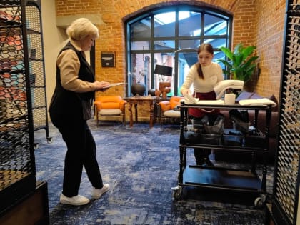 В Кургане определили лучших горничных и барменов