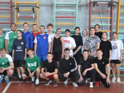 Сотрудники следственного управления приняли участие в товарищеском матче с учениками общеобразовательной школы №40 города Кургана