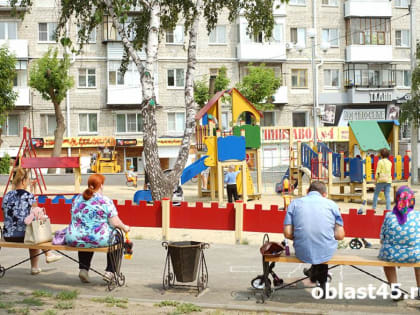 Курганцев призывают не трогать тополиный пух