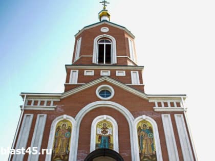 Прихожане курганского храма помогают погорельцам
