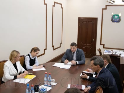 Временно исполняющий полномочия главы города Кургана Антон Науменко провел заседание оперативного штаба по устранению последствий снегопада