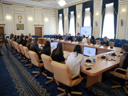 По поручению губернатора Вадима Шумкова 100 лучших выпускников педагогических специальностей будут получать дополнительные выплаты