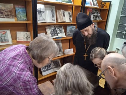 Юговка провела экскурс в историю православной книги для прихожан Троицкого собора