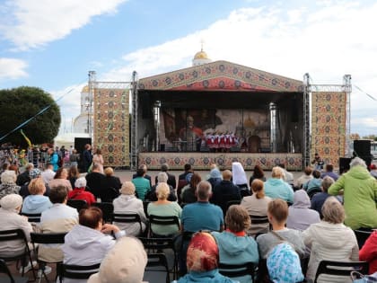 В Кургане в честь небесного покровителя Зауралья открылись праздничные «Александровские дни»
