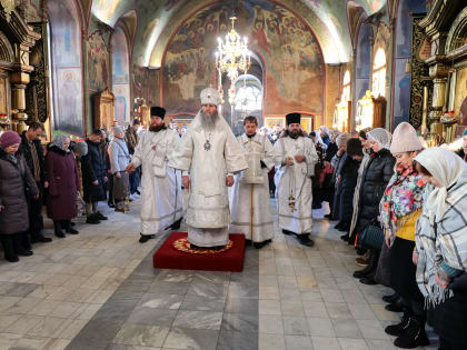 Митрополит Даниил в Рождественский сочельник совершил Литургию в Александро-Невском соборе