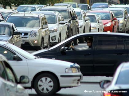 В Курганской области снизят транспортный налог и введут дополнительные льготы для автомобилистов