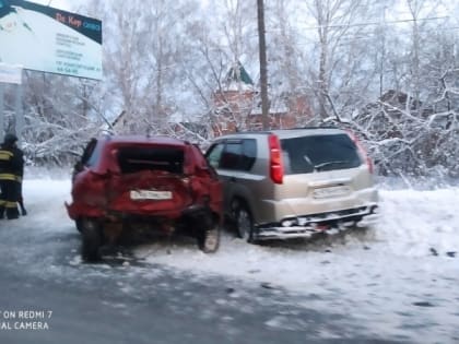 «Машины врезались друг в друга, как в блокбастере». Стали известны подробности ДТП в Кургане с участием микроавтобуса
