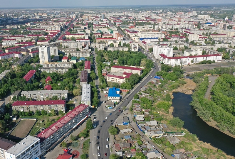 Смотрящие города кургана. Город Курган. Курган фото города. День города Курган. Город Курган день города площадь.