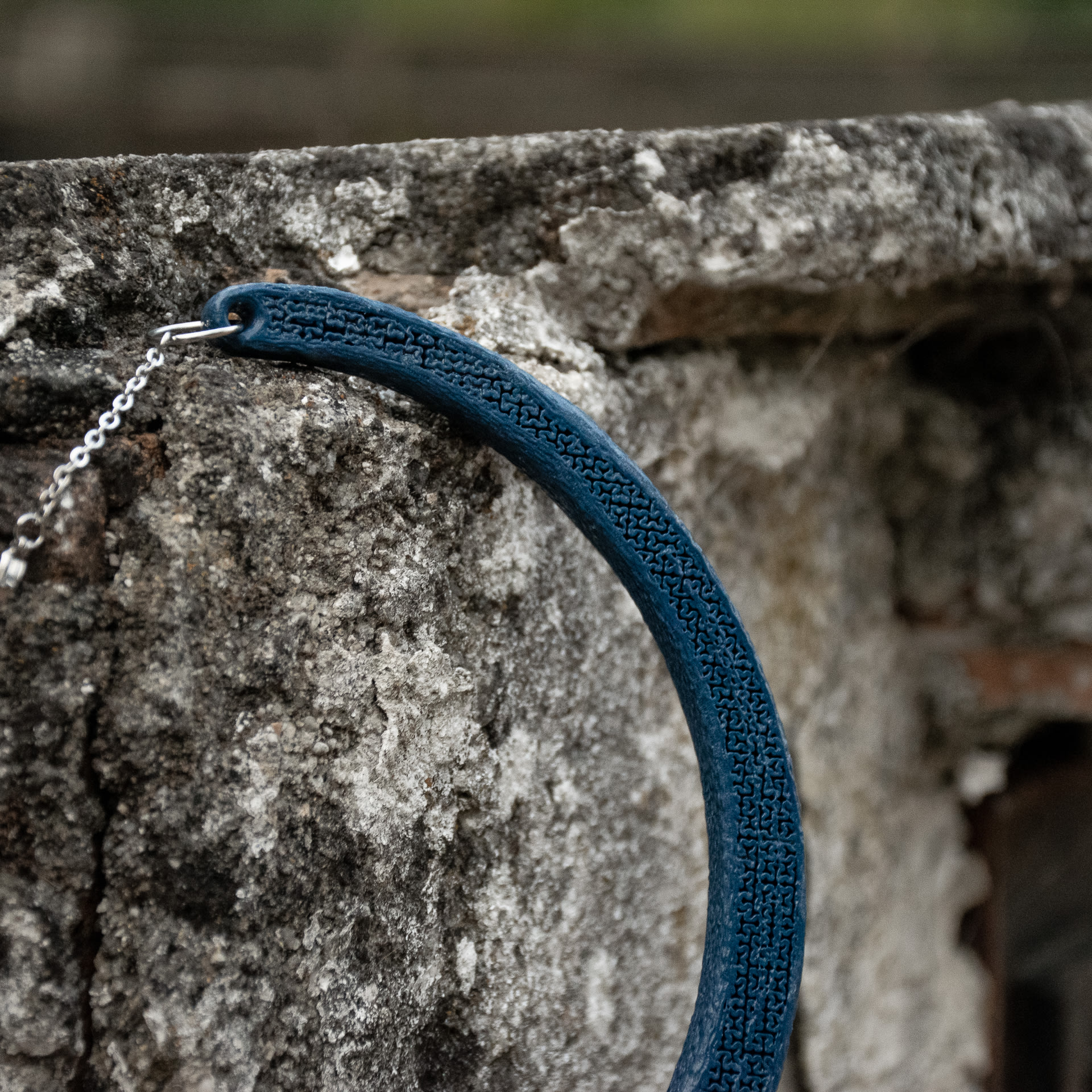 Luzerna necklace. Navy blue color. Luzerna necklace. Navy blue color.