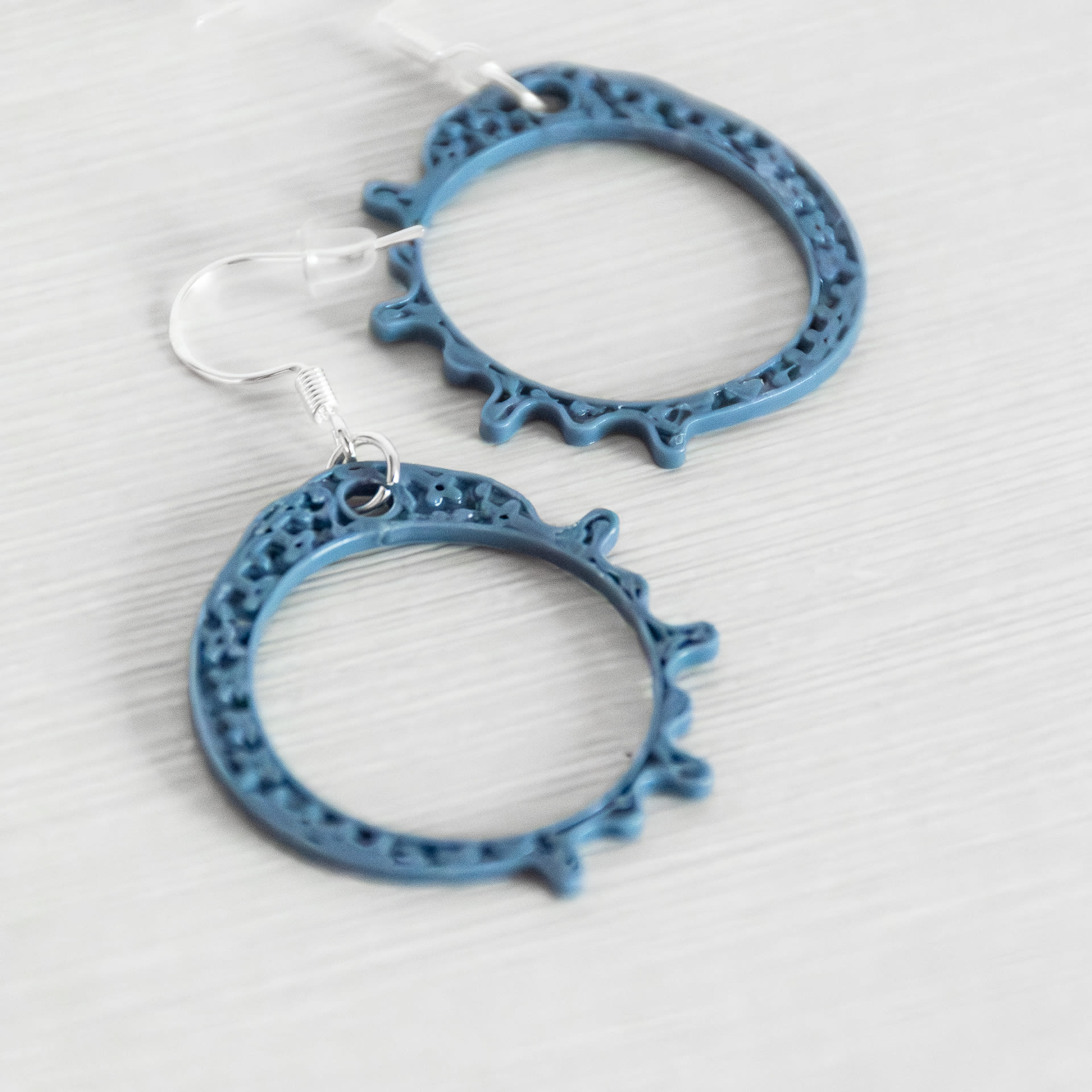 Luzerna earrings. Silver-blue color. Luzerna earrings. Silver-blue color.