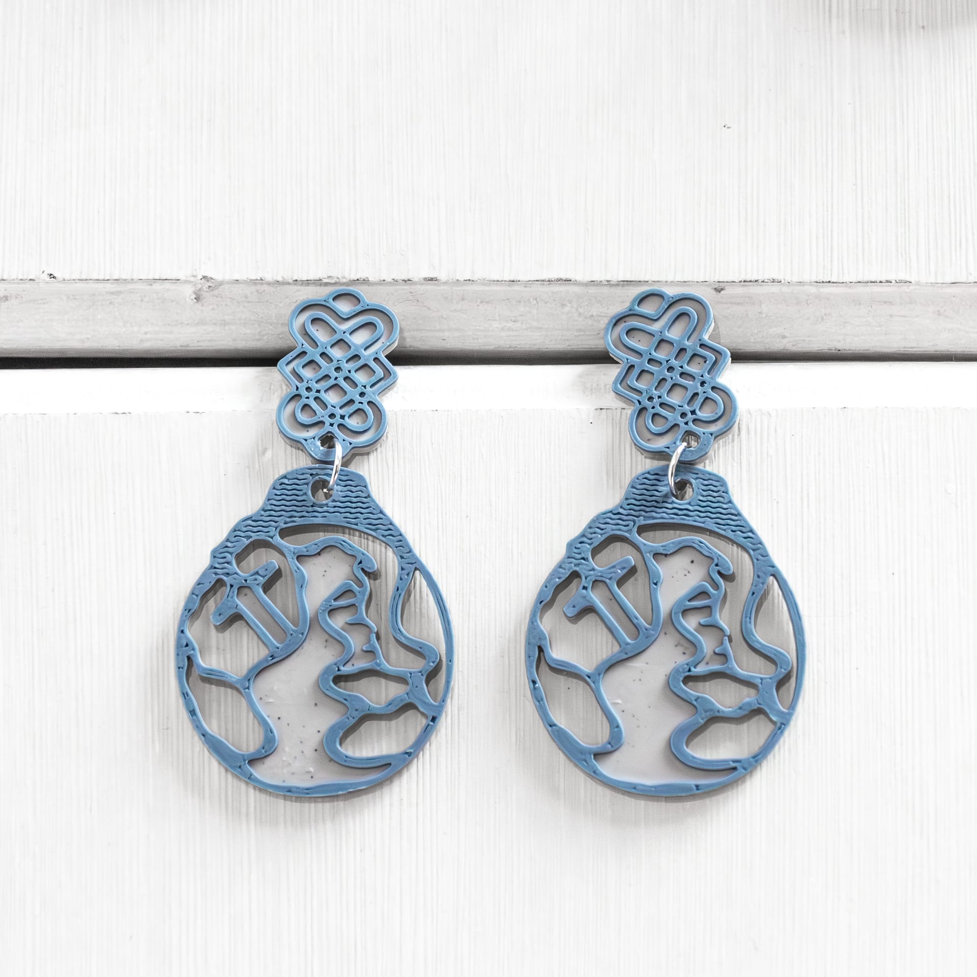 Excelente Orin, Fianna. Pendientes Orin, Fianna.