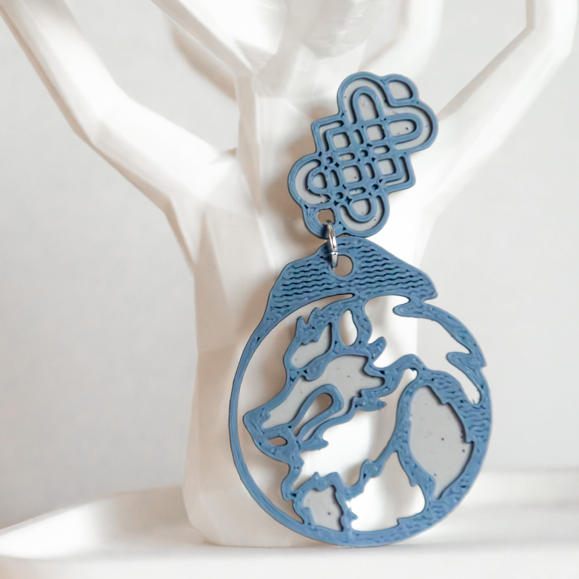 Orin earrings, Cairell. Orin earrings, Cairell.