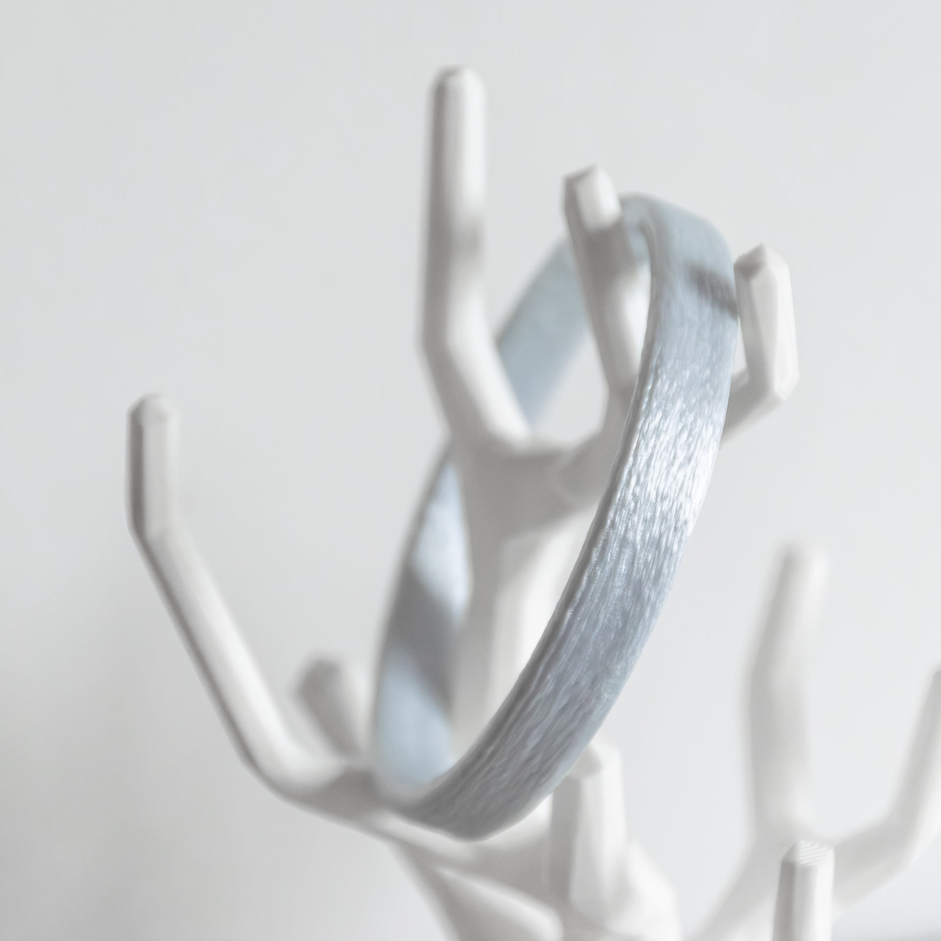 Brazalete Luzerna, oro blanco Brazalete Luzerna, oro blanco