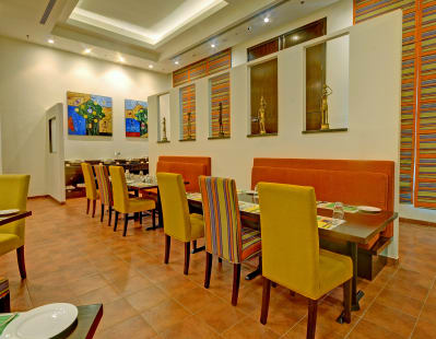 Regenta Central, Hestia, Dahej