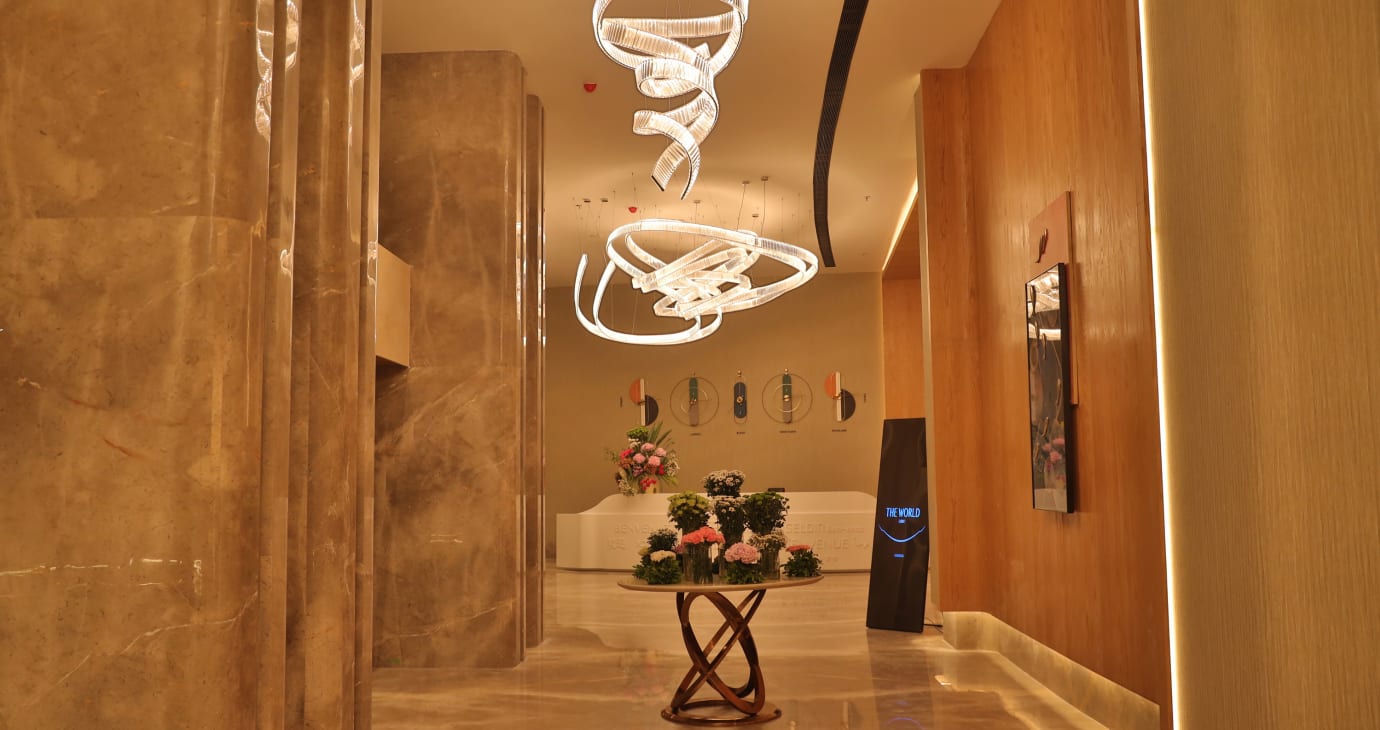 Regenta The World, Surat