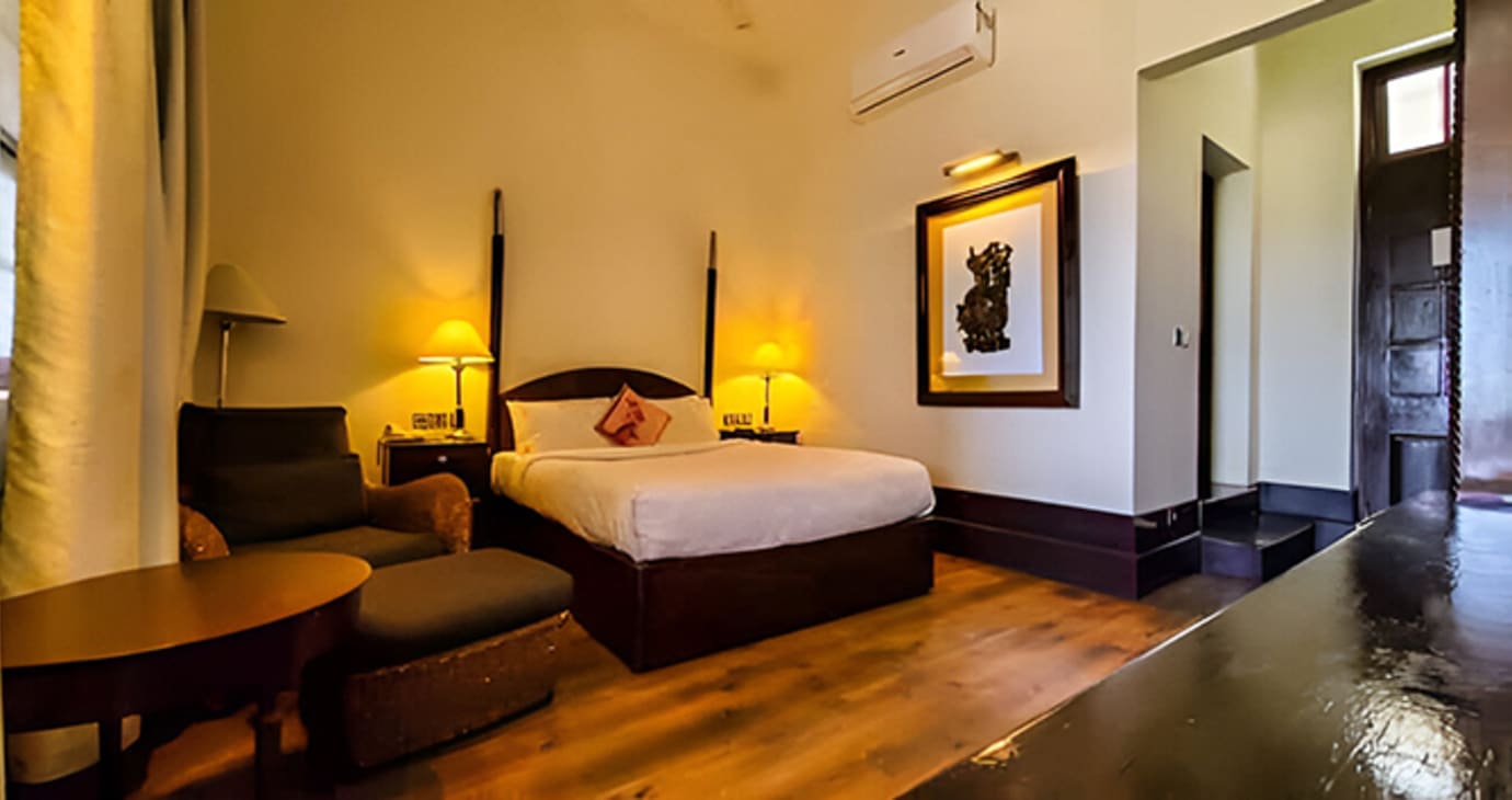 Regal Queen Garden View Room with Balcony