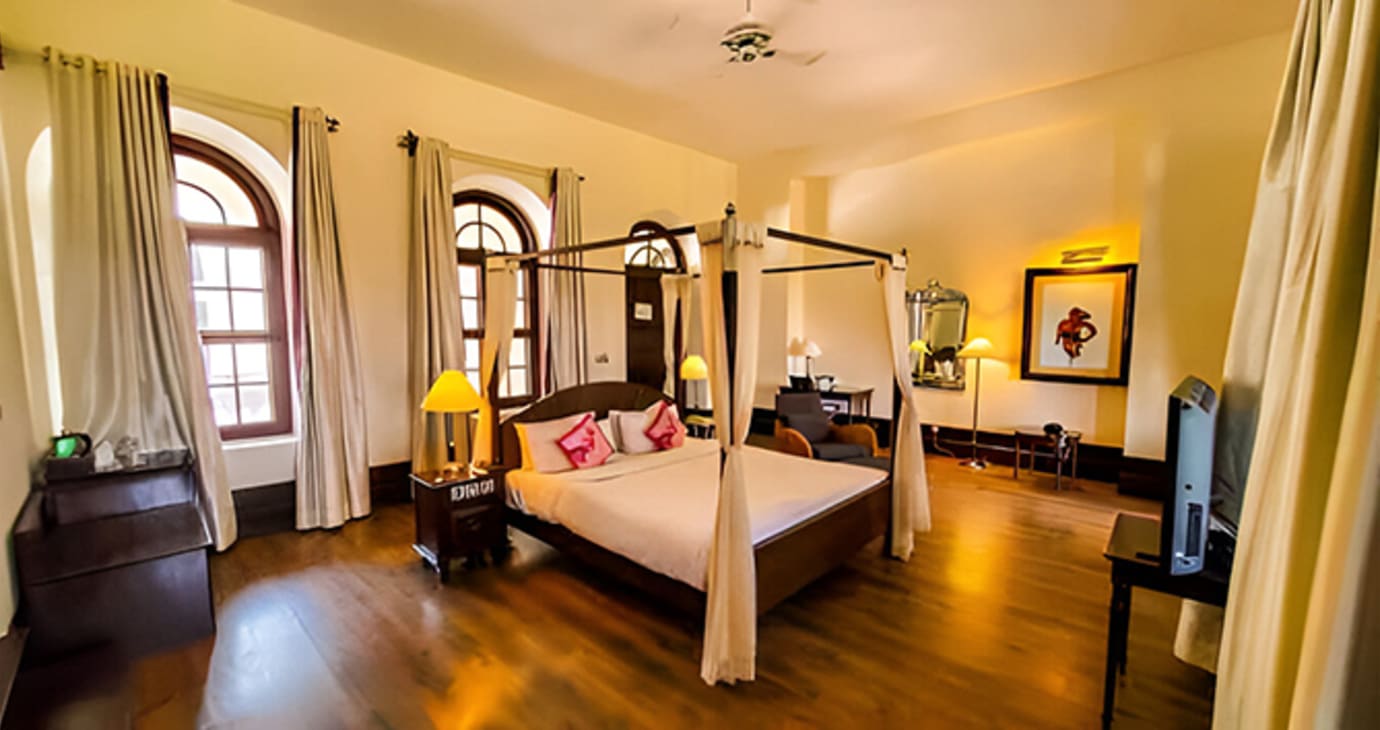 Heritage King Garden View Room with Balcony