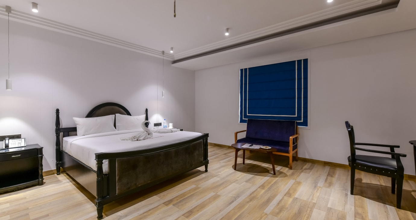 Suite Room with Bathtub