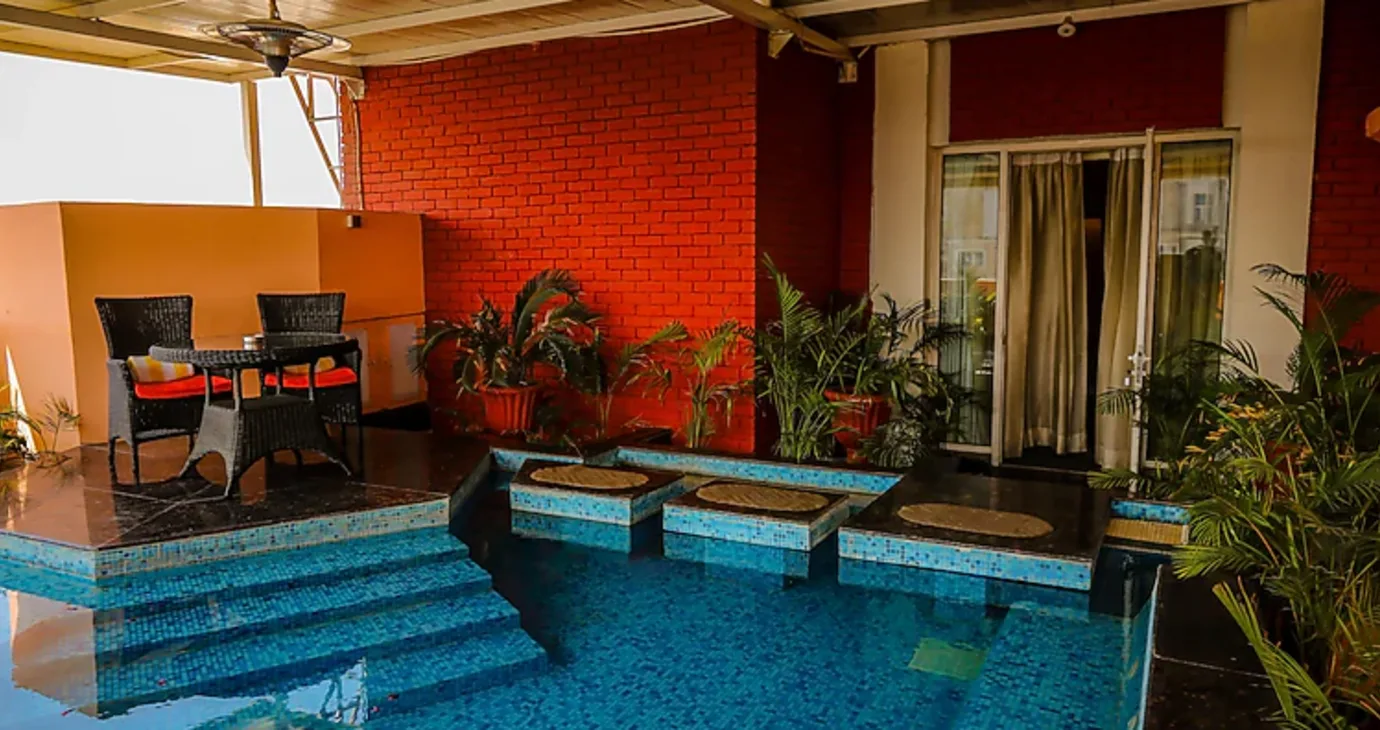 Premium Plunge Pool King Room
