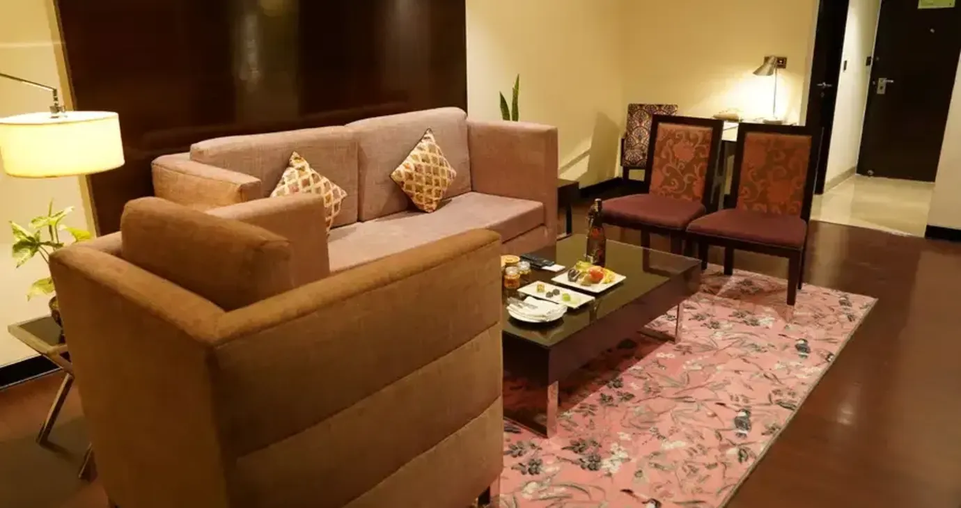 Suite King Room with Bathtub