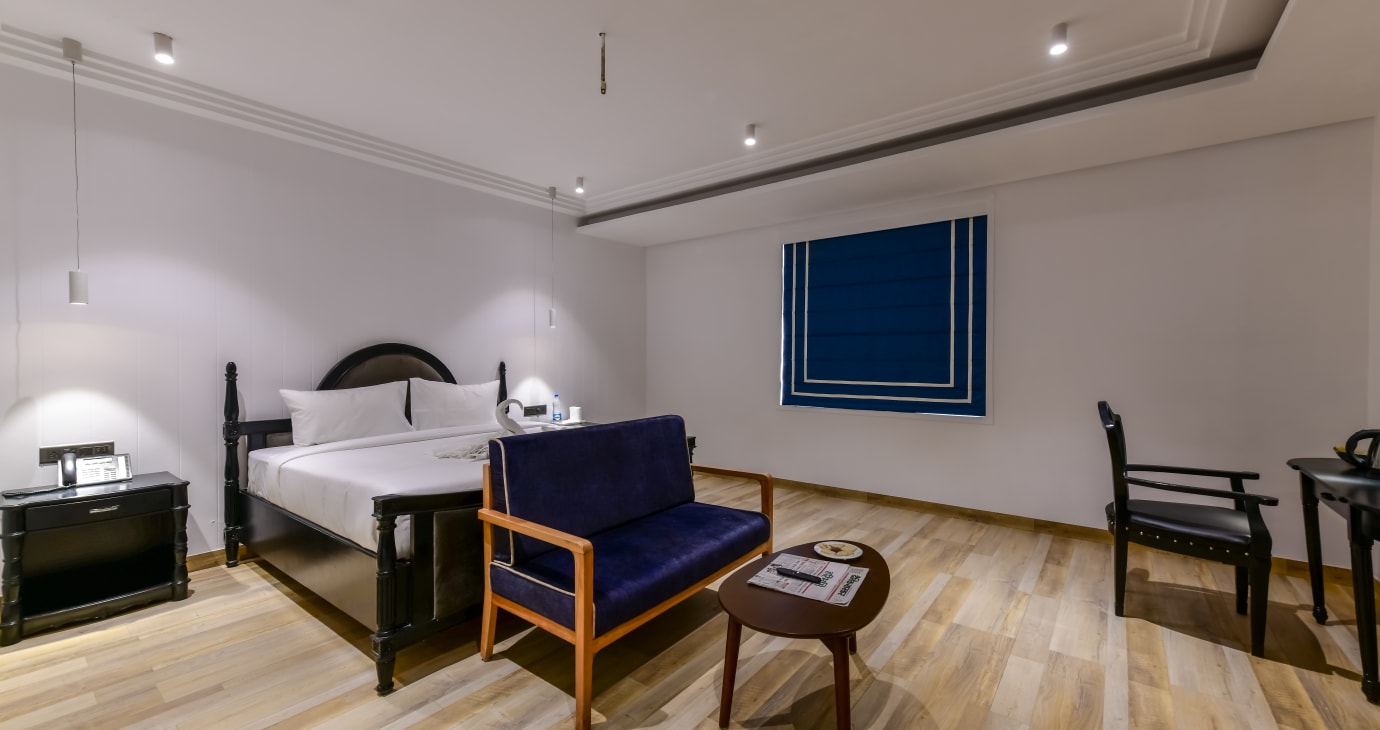 Suite Room with Bathtub