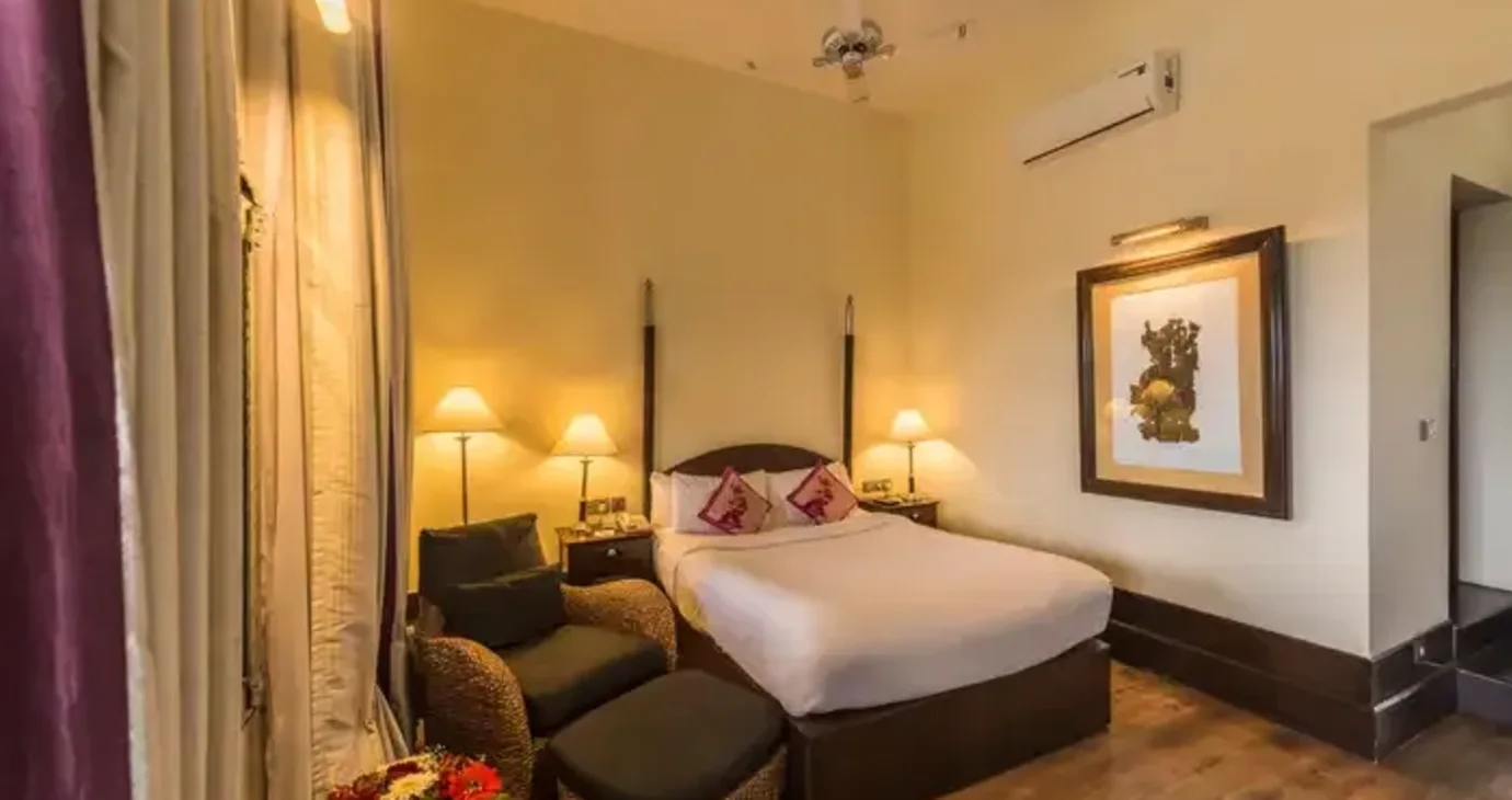 Regal Queen Garden View Room with Balcony