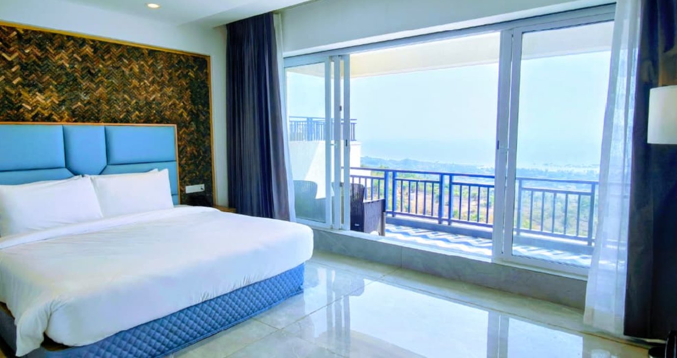 Sea View King Balcony Suite Room