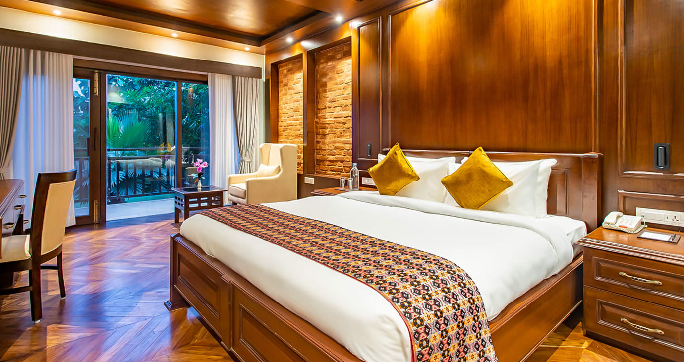 Plunge Pool Suite Room With Balcony