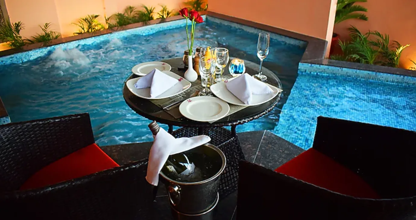 Premium Plunge Pool King Room