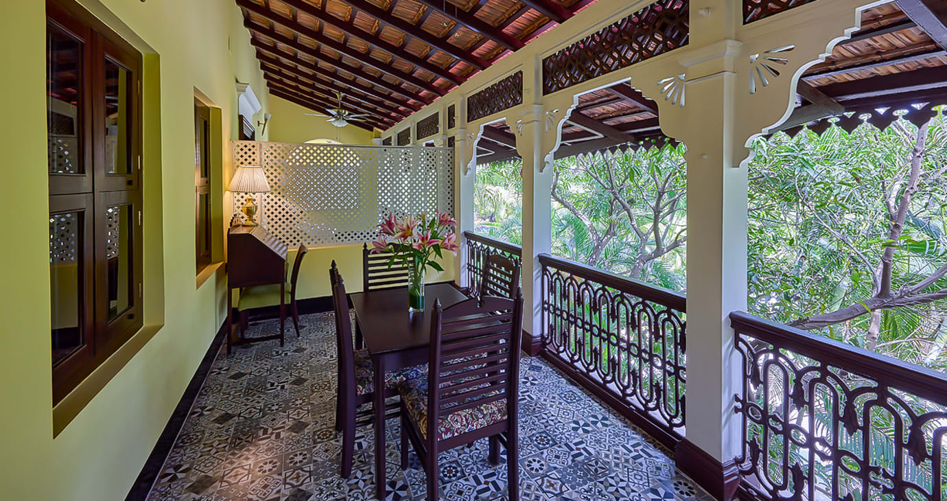 Luxury Heritage with Lawn view Balcony