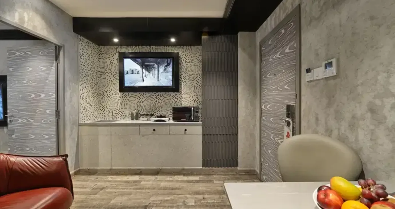 One Bedroom Apartment