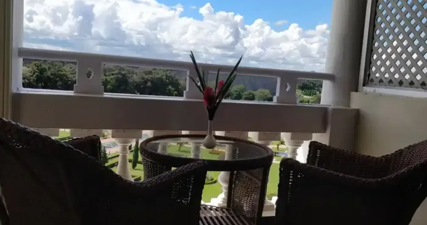 Regal Queen Garden View Room with Balcony