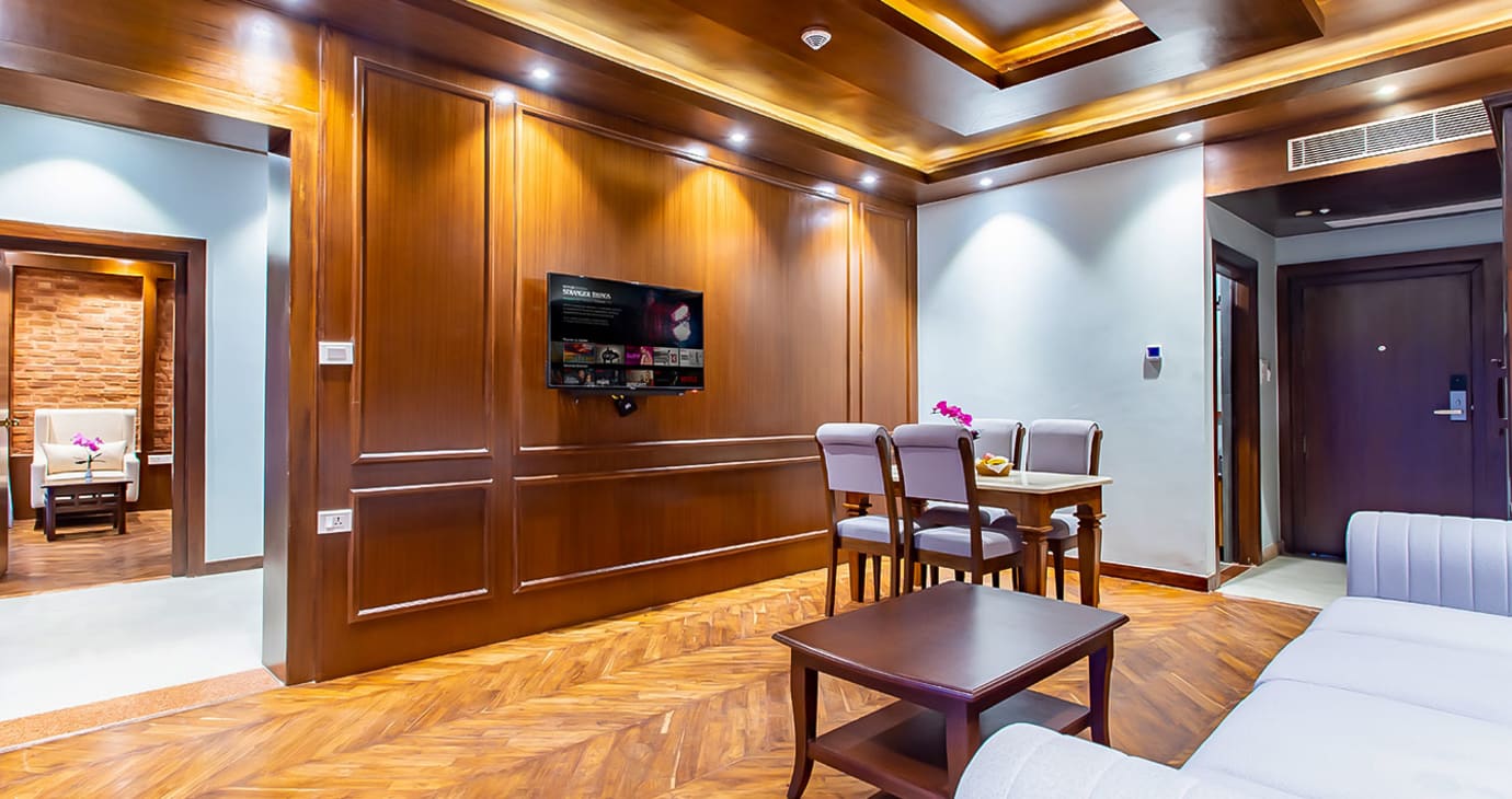 Plunge Pool Suite Room With Balcony