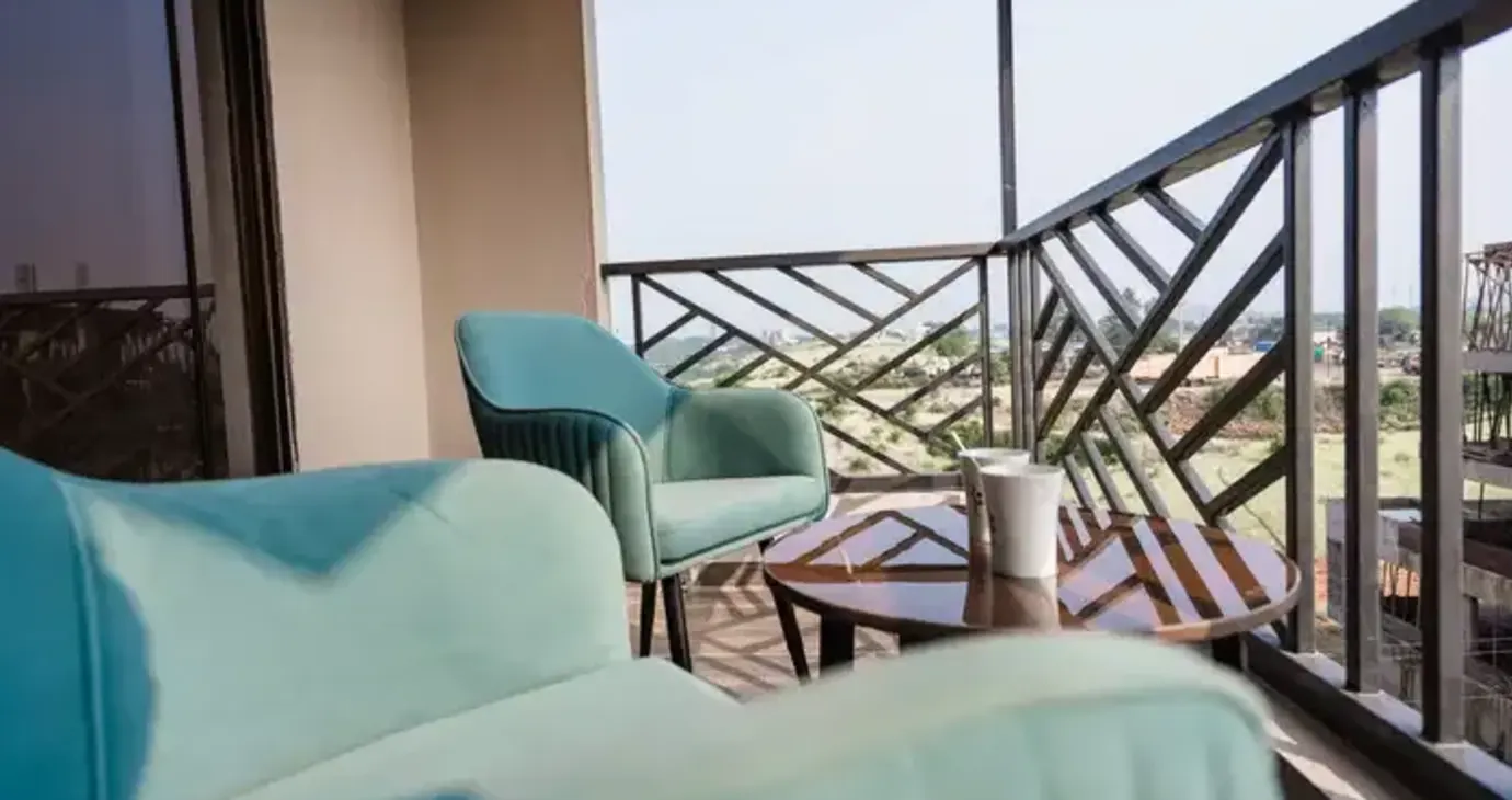 Club Room with Balcony