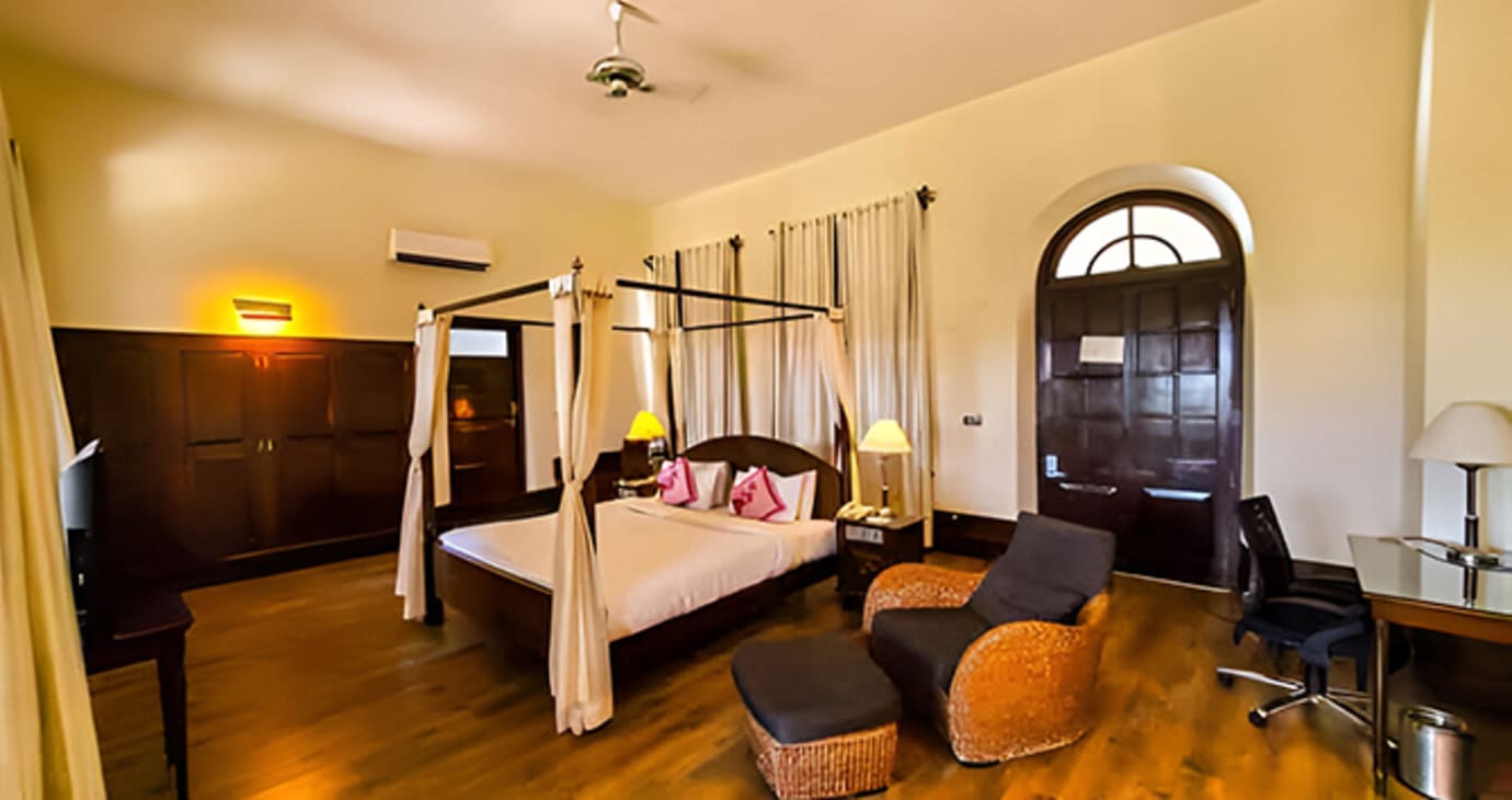 Heritage King Garden View Room with Balcony