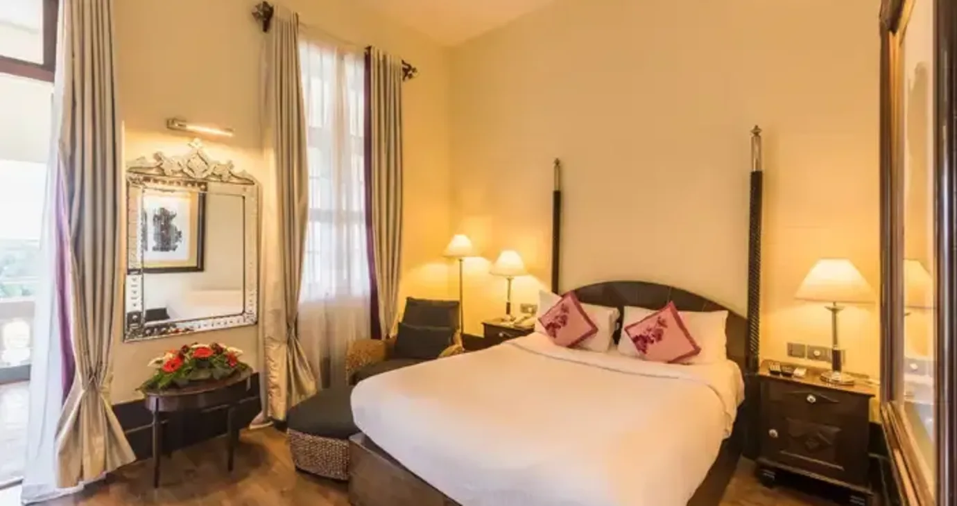 Regal Queen Garden View Room with Balcony