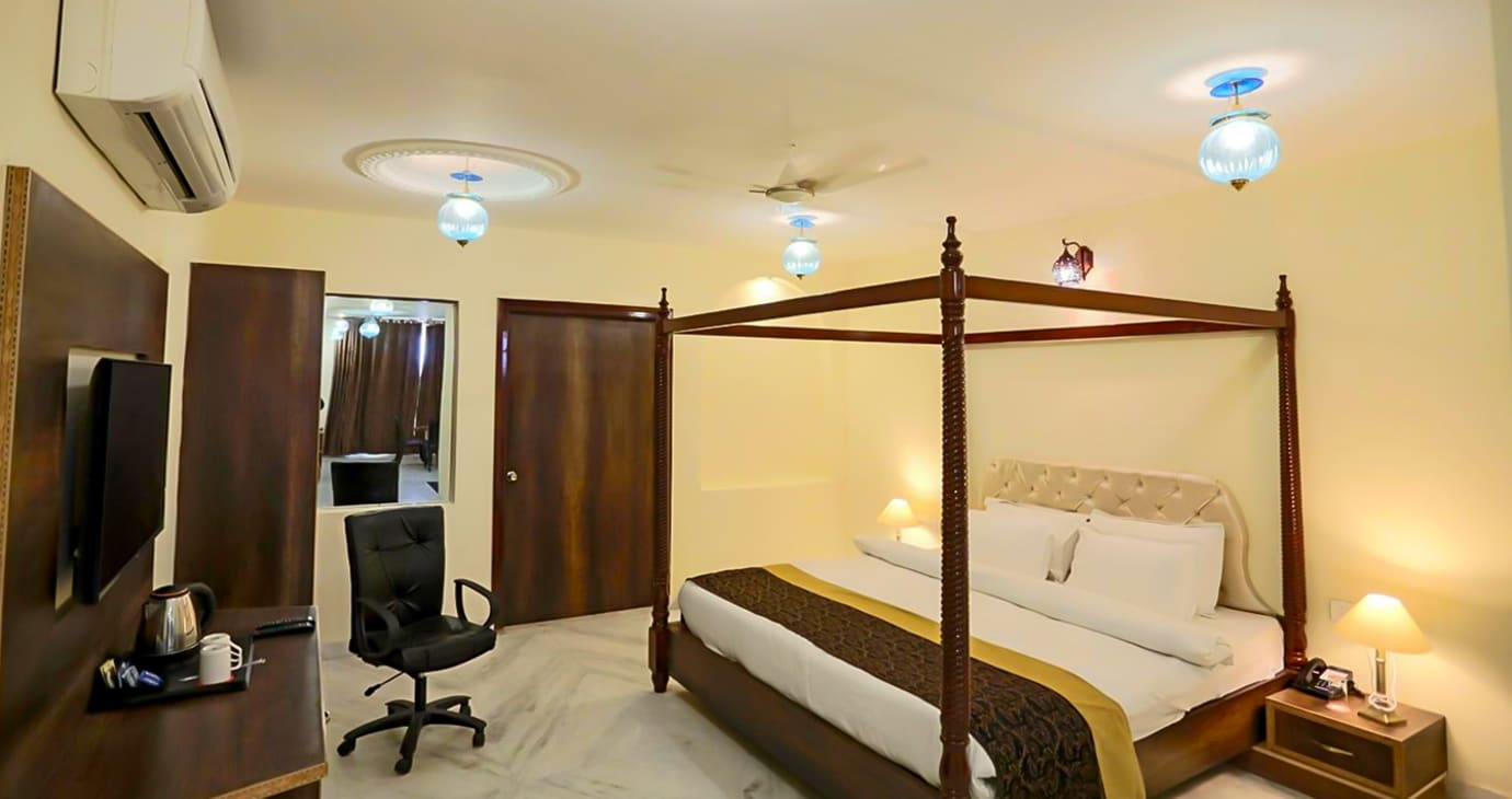 Luxury Suite with Plunge Pool