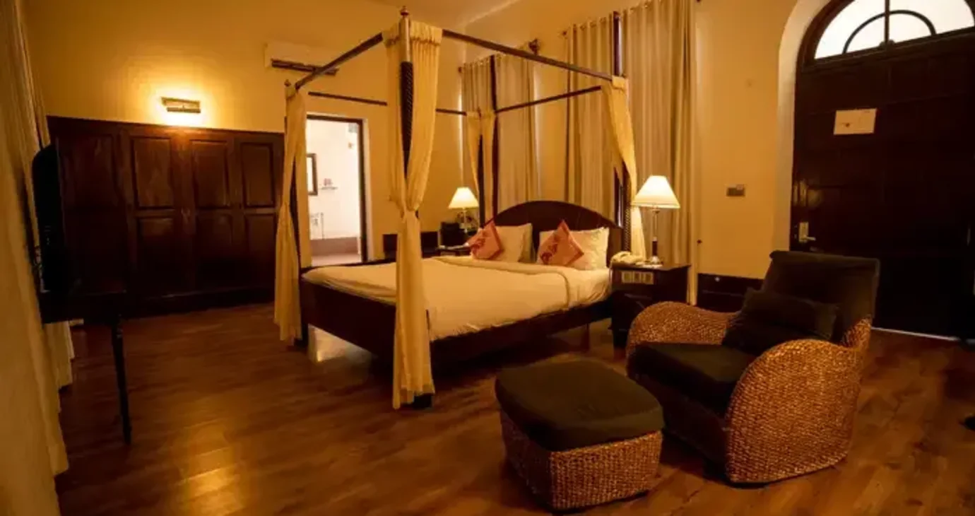 Heritage King Garden View Room with Balcony