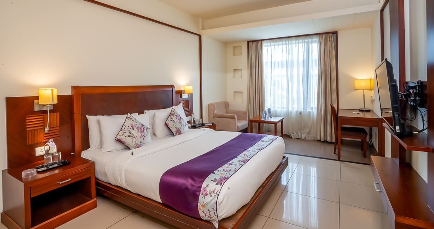 Deluxe Queen Room